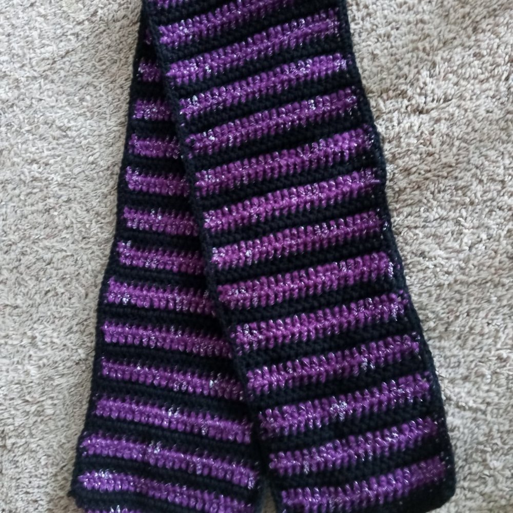 Beetlejuice-inspired scarf
